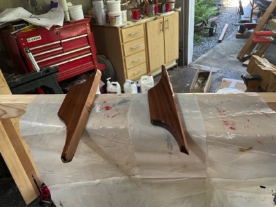  Mast partner knees are sealed with epoxy. 